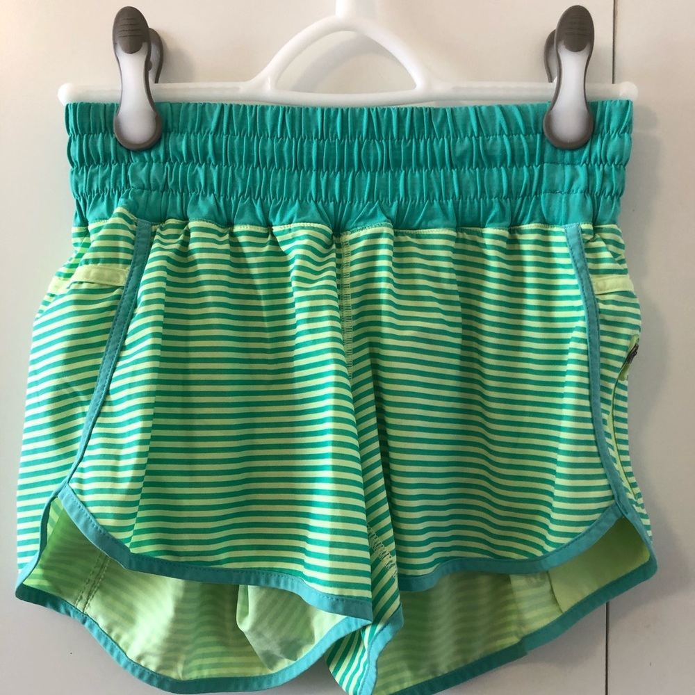lululemon tracker shorts size 8 Bali breeze